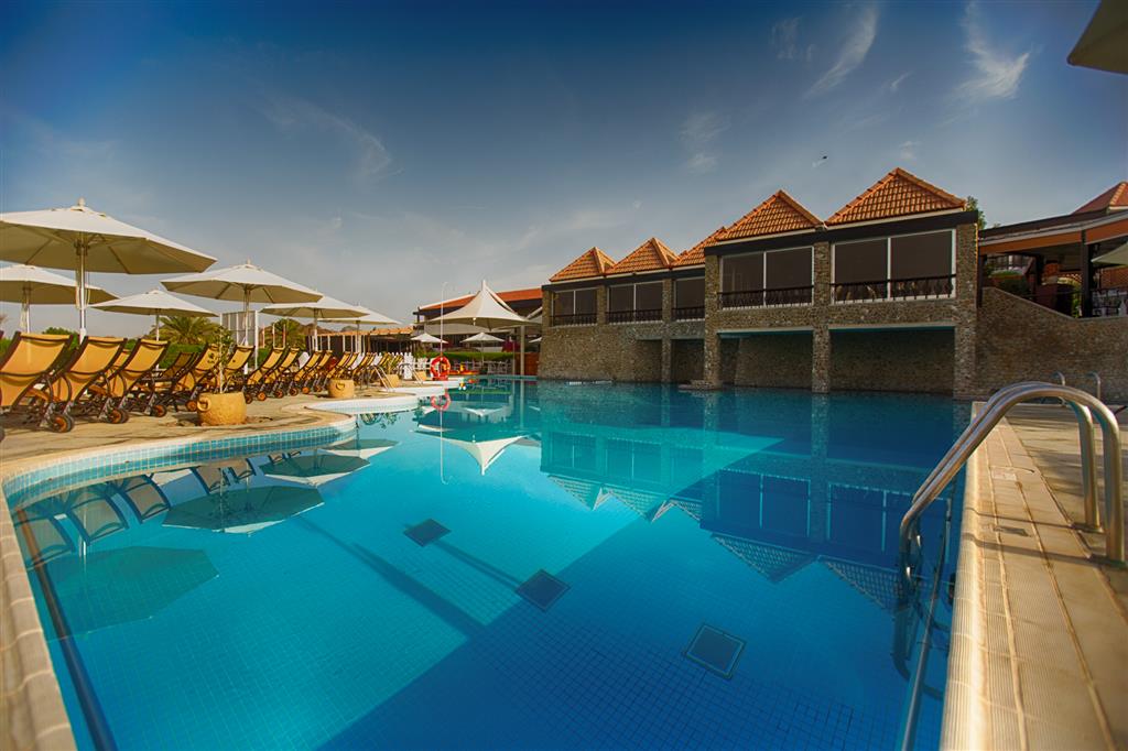 JA Hatta Fort Hotel Pool