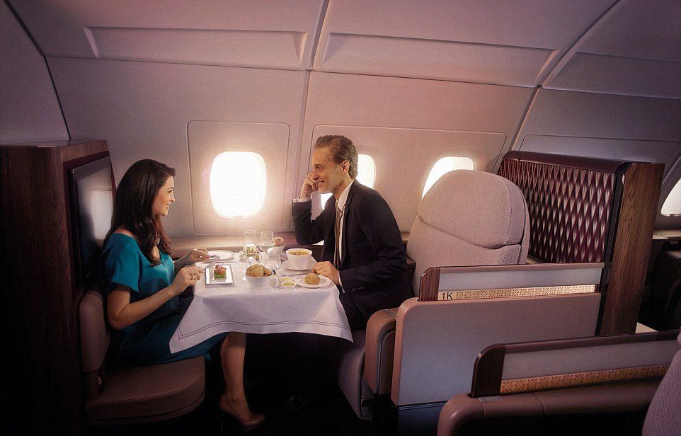 Qatar Airways A_couple_dining_in_the_first_class_area_of_the_A380